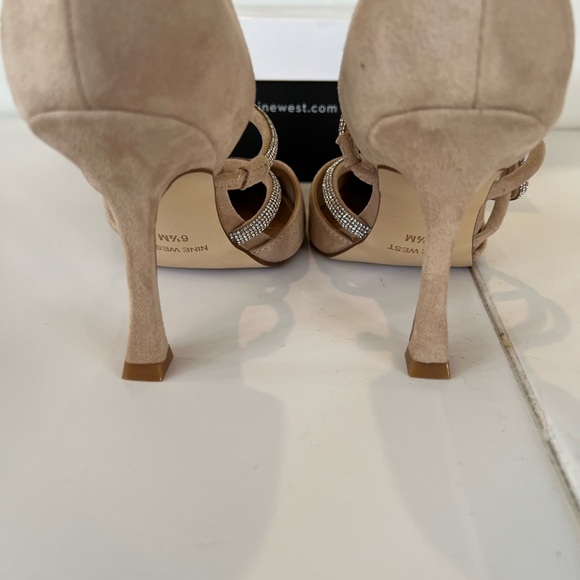 Nine West Sparks Pump - shoe box included
*only worn once* - Picture 7 of 9